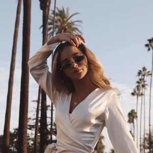 Meet your Posher, Daniela